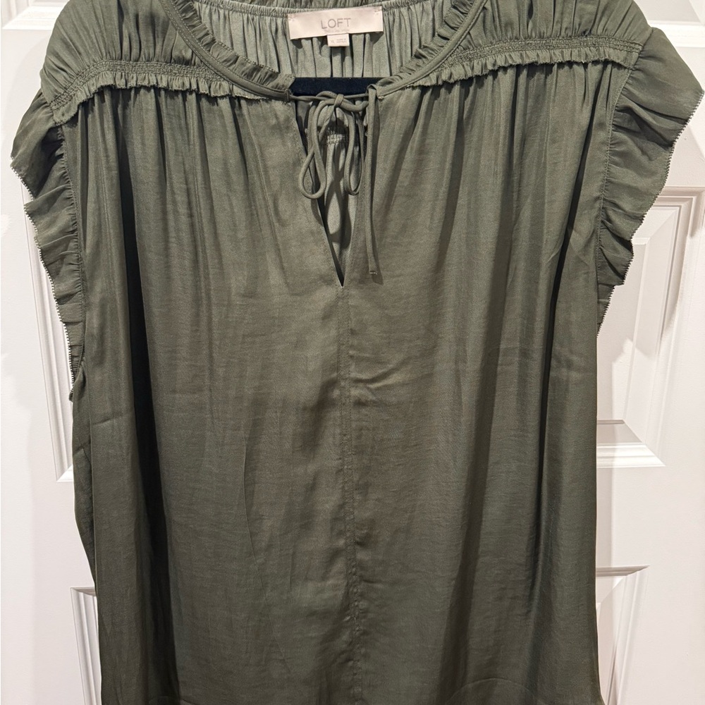 LOFT Women's Sage Green Blouse